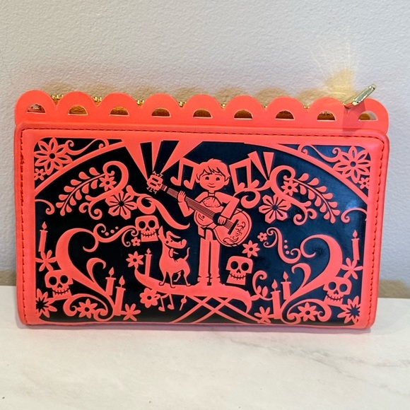 🔥Pixar Loungefly Wallet CoCo NWOT 🔥 - Picture 2 of 5